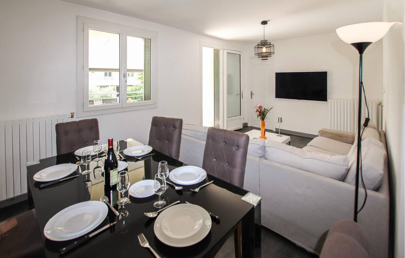 Charmant appartement de 70 m² avec piscine, Wi-Fi et restaurants à proximité in Montélimar, Région de nyons