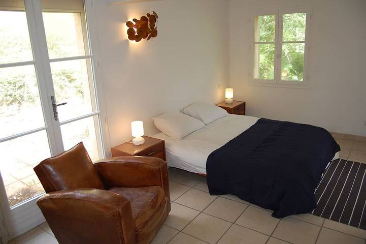 Location de vacances pour 8 personnes, avec jardin et jacuzzi à Peynier - 2