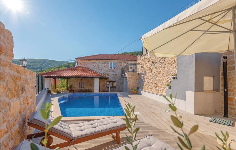 Ferienhaus für 8 Personen, mit Terrasse und Garten in Split-Dalmatien - 4