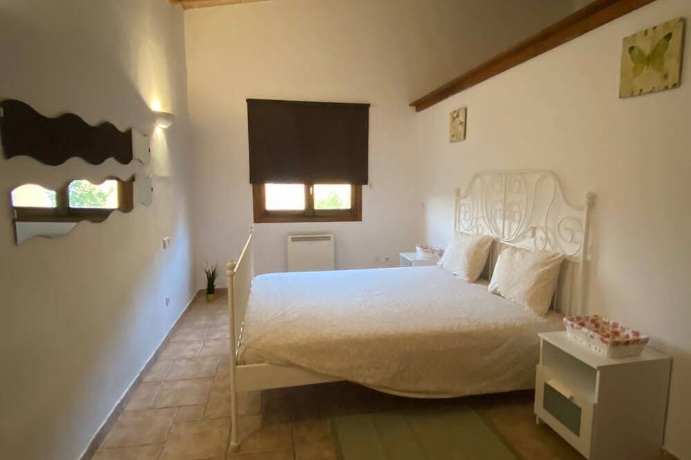 Holiday Home 'The Paradise' with Mountain View, Private Terrace and Wi-Fi in Ses Rotgetes de Canet, Esporles