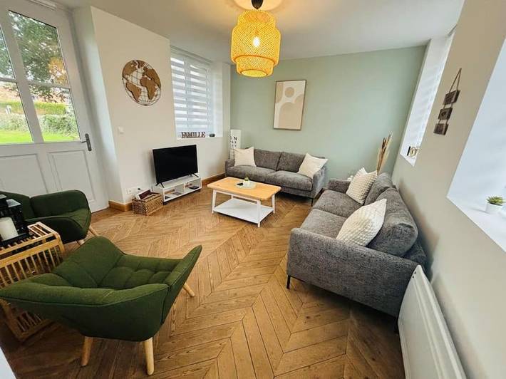 Location de vacances pour 8 personnes, avec jardin et vue à Caours