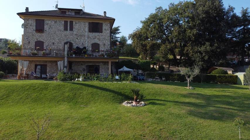 Location de vacances pour 2 personnes, avec jardin et terrasse, animaux acceptés à Fonte Nuova - 2