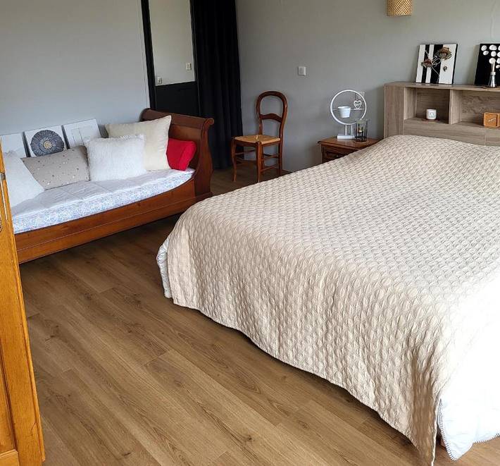 Location de vacances pour 3 personnes, avec jardin à Nanteuil-lès-Meaux