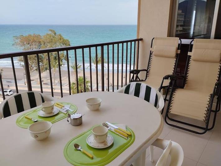 Ferienwohnung für 3 Personen, mit Pool und Terrasse sowie Ausblick und Kinderpool in Benicassim