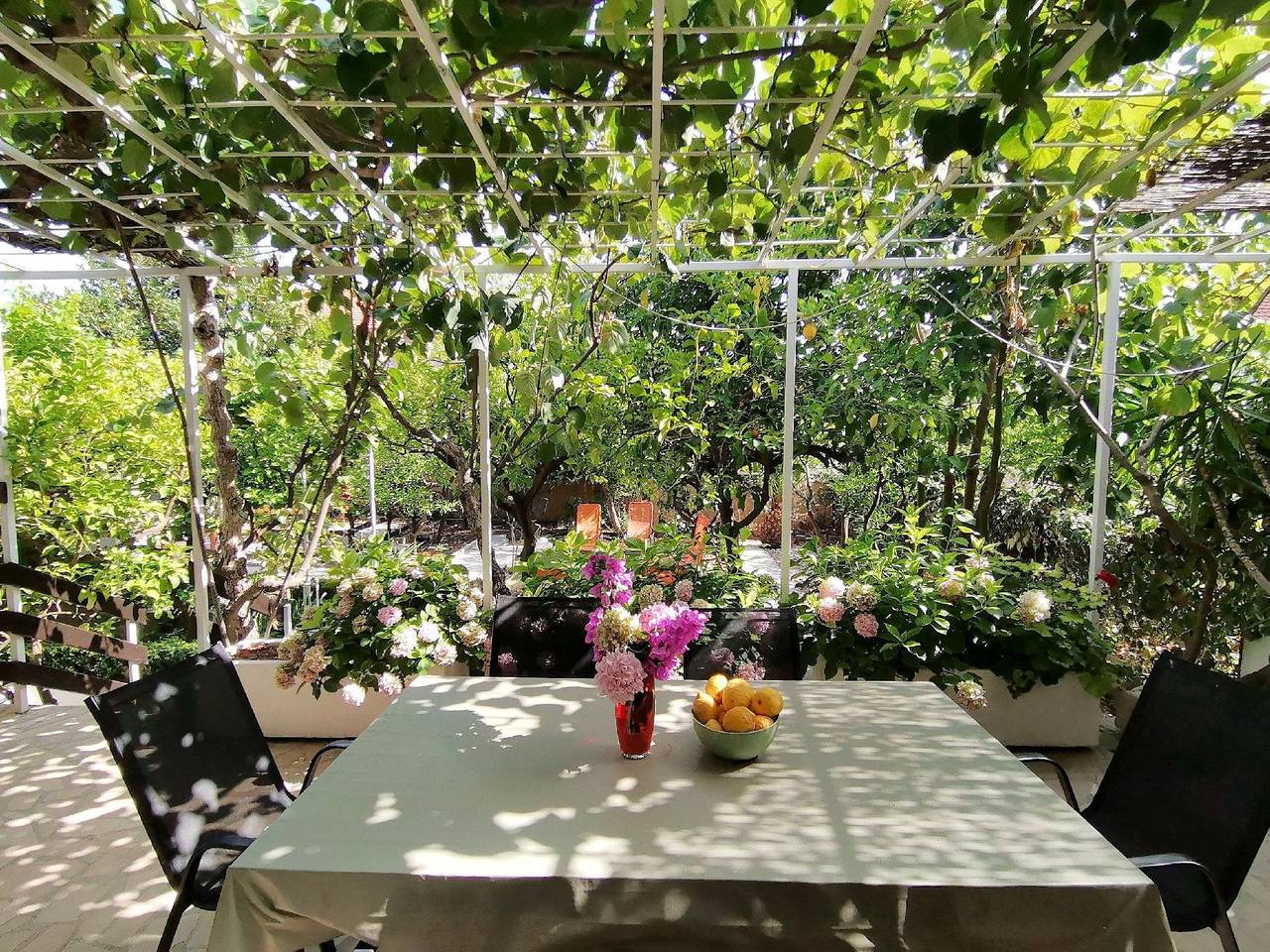 Ferienhaus Karmen auf zwei Ebenen mit Garten in Orebic, Peljesac