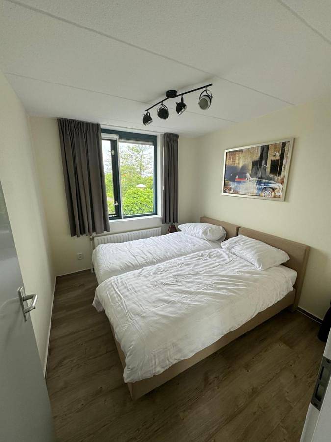 Ferienhaus für 4 Personen, mit Terrasse und Garten sowie Seeblick und Ausblick in Lemmer - 4