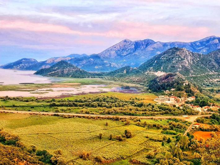 Camping für 20 Personen, mit Terrasse und Garten sowie Seeblick und Ausblick in Montenegro
