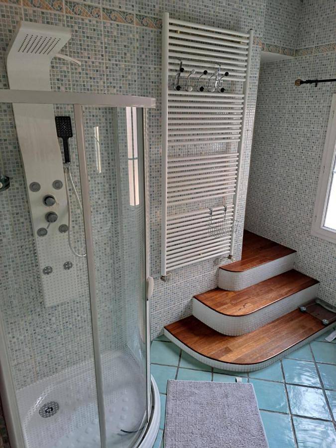 Quadruple Room in La Ville-du-Bois, Essonne