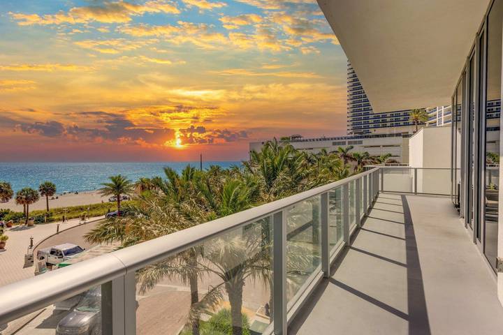 Vacation rental for 4 people, with balcony, kid friendly in Hallandale Beach