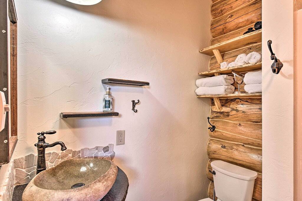 Riverfront Retreat w/ Hot Tub: Fish & Hike! in Buena Vista, Chaffee County