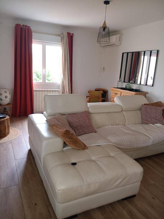 Location de vacances pour 6 personnes, avec piscine ainsi que vue et jardin à Saint-Martin-de-Valgalgues - 2