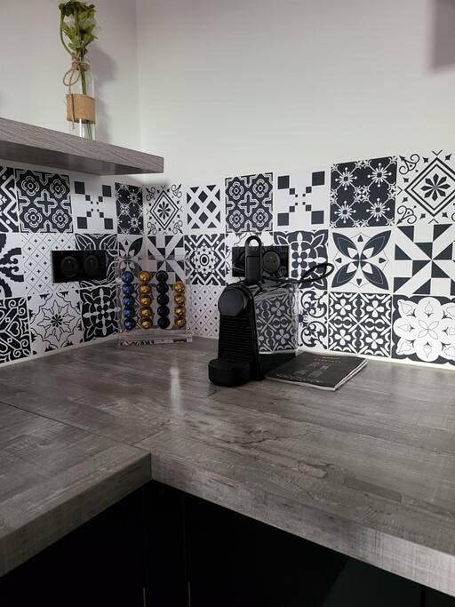 Appartement entier, Charmant T2 55m2 4P [Circuit du Castellet /Plages] in Le Beausset, Côte méditerranéenne (France)