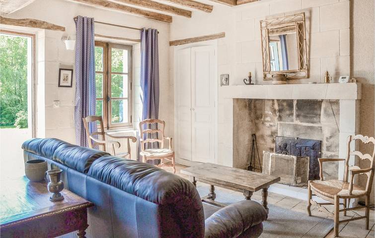 Apt douillet de 132m² avec lave-linge, parking, TV et Internet - 1.5km de Cravant-les-Côteaux in Cravant-les-Côteaux, Vallée de la Loire