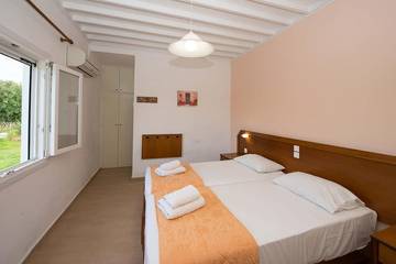 Bungalow para 4 Personas en Acharavi, Corfú, Foto 1