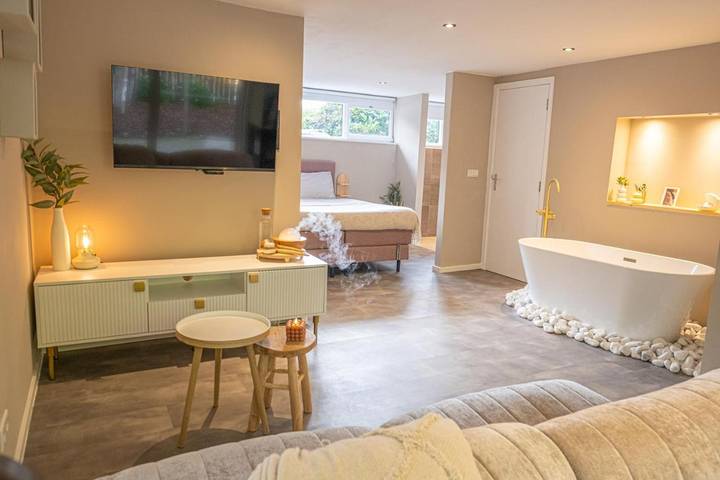 Ferienhaus für 2 Personen, mit Whirlpool und Sauna sowie Garten