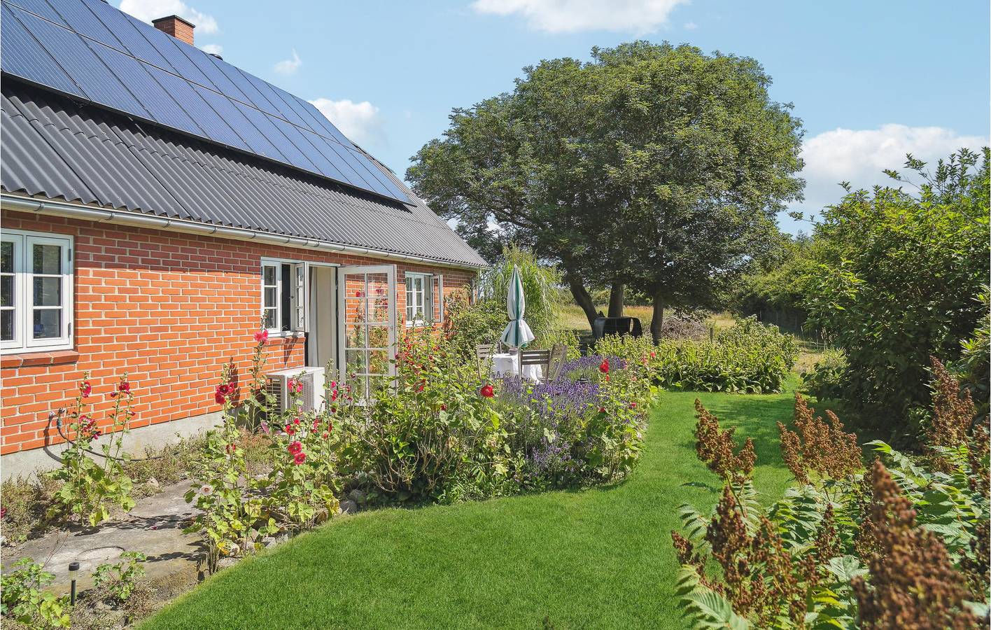 Holiday home for 4 people with garden in Thyholm, Oddesund