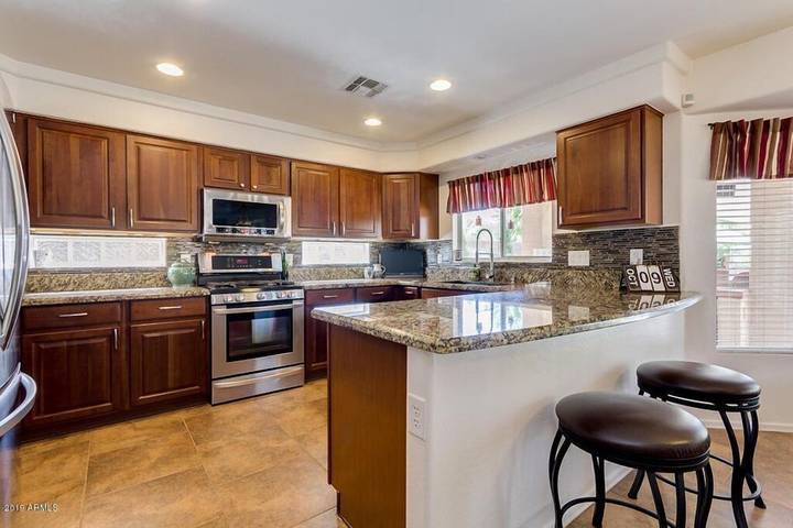 Vacation rental for 8 people, with yard and terrace in San Tan Valley