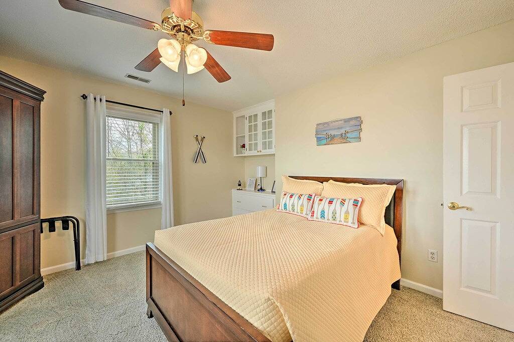 Dock & Kayaks: Lakefront Roanoke Rapids Home in Halifax County