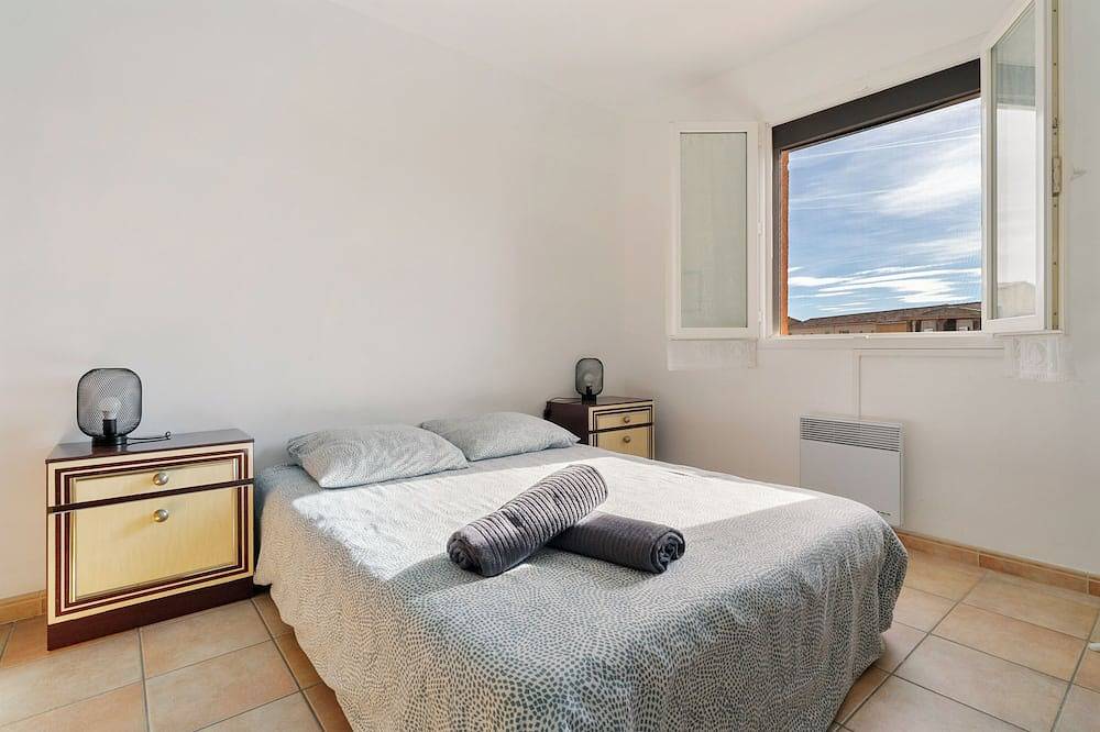 Villa - Swimming pool - Air conditioning - Close to beaches - Pizza oven - Barbecue in Saint-Mitre-les-Remparts, Istres en omgeving