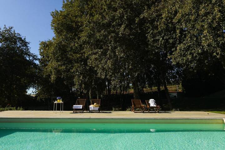 Villa para 4 pessoas, com vista e jardim e ainda piscina and sauna, com animais de estimação em Penafiel