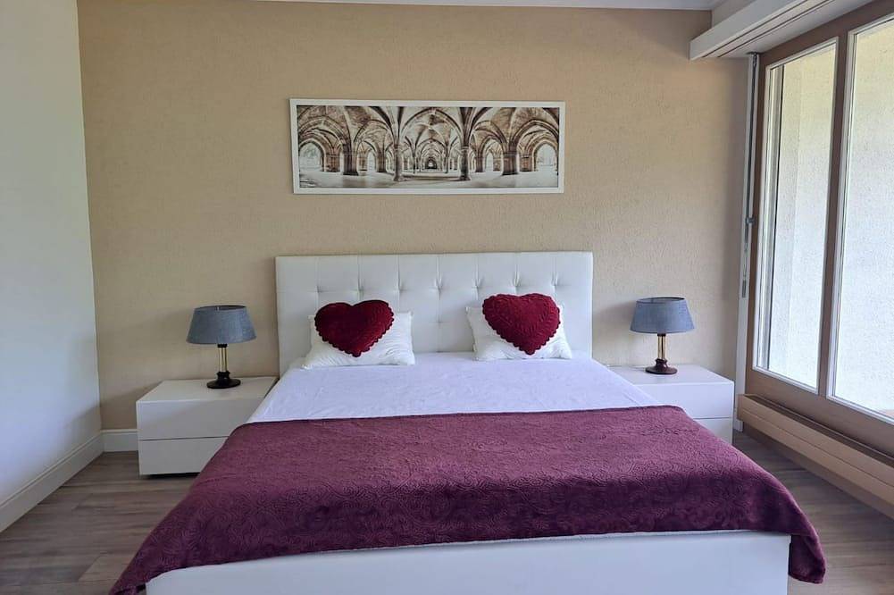 Ganze Wohnung, Residence mit Pool und Strand (Morcote Romance) in Morcote, Luganersee