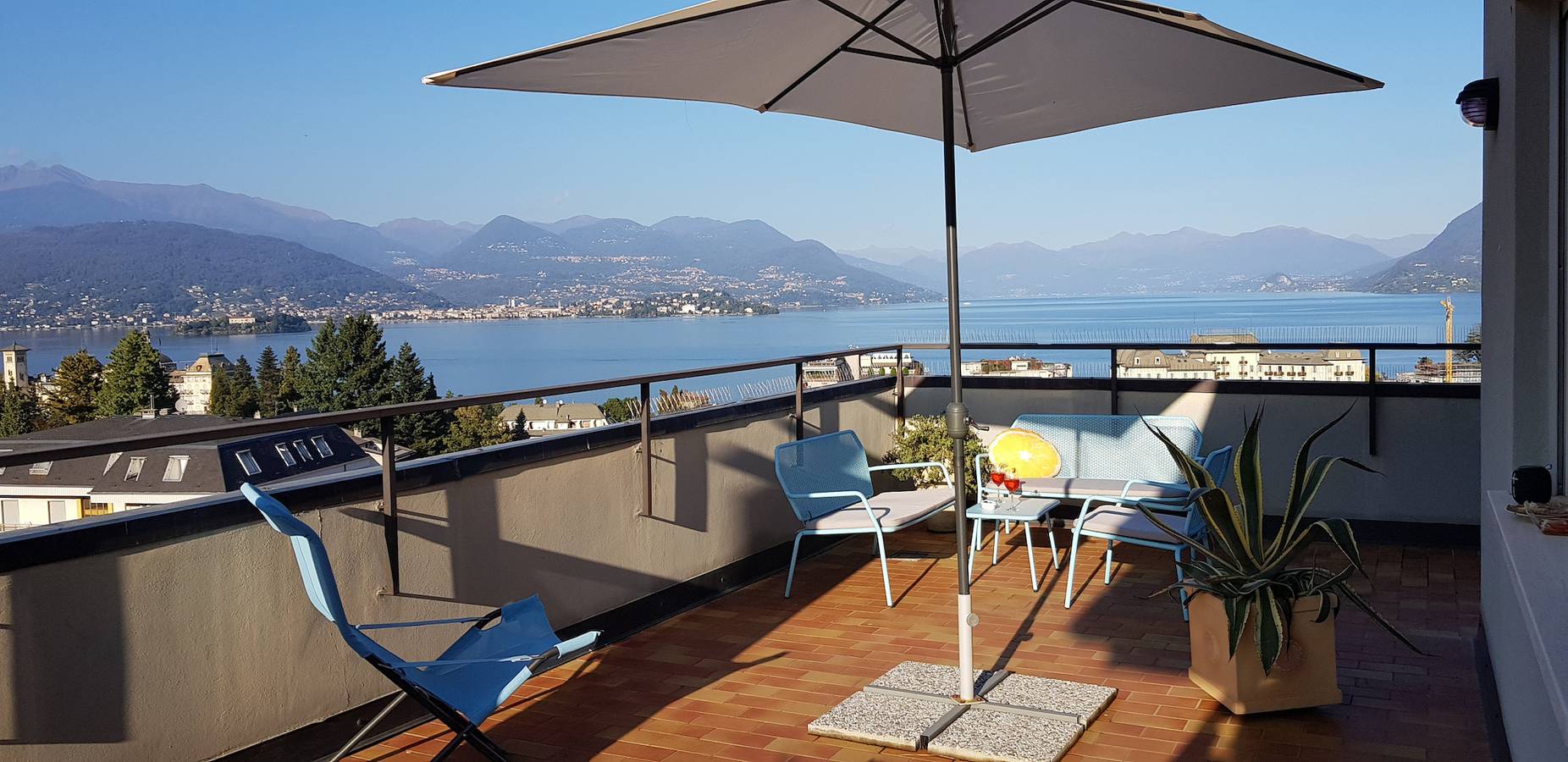 Ganze Wohnung, Terrace Lake View apt. in Stresa with  lake view in Stresa, Comune di Stresa