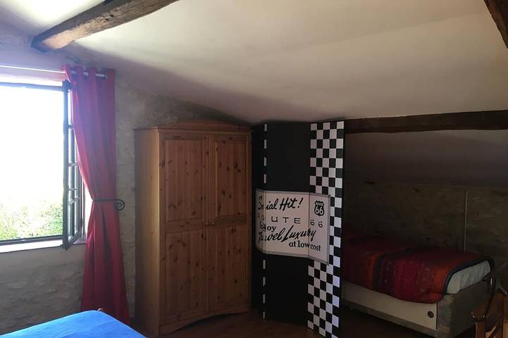 Location de vacances pour 3 personnes, avec piscine à Les Lèves-et-Thoumeyragues - 3