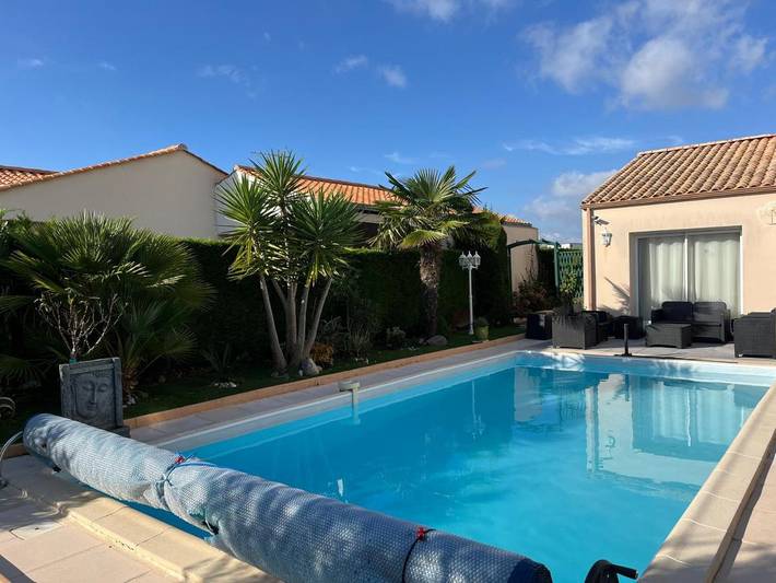 Chambre d’hôte pour 4 personnes, avec terrasse ainsi que jardin et piscine, animaux acceptés aux Les Sables-d'Olonne - 2