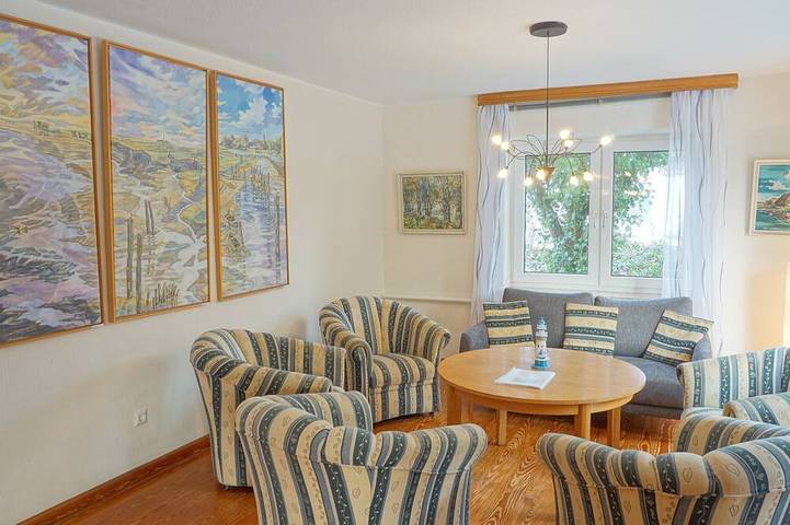 Ferienhaus für 8 Personen, mit Terrasse und Garten