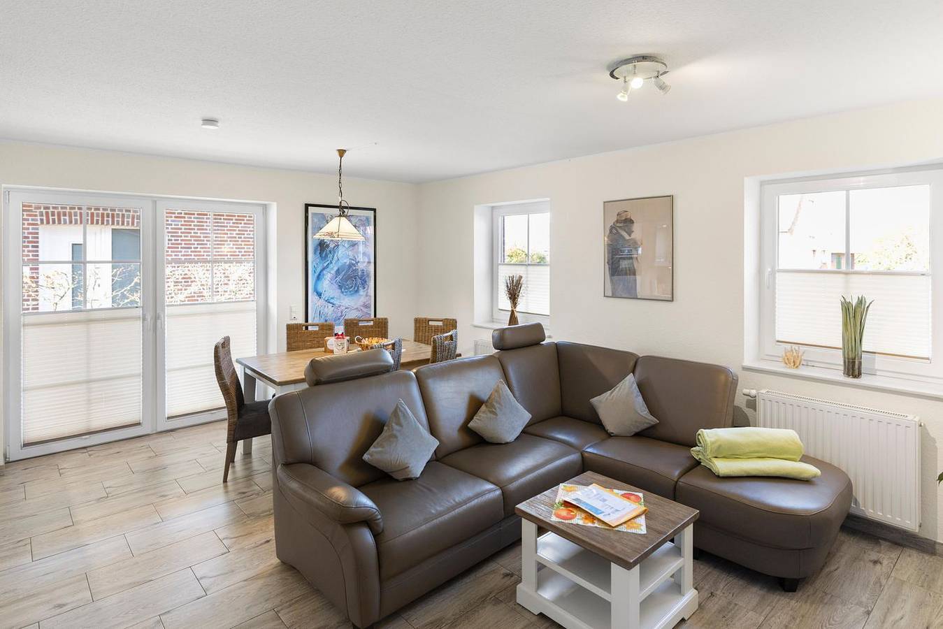 Ganze Wohnung, Schöne 75qm Ferienwohnung für 4 Pers. mit Terrasse und sep. Gäste-Wc in Greetsiel, Krummhörn