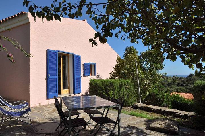 Agriturismo per 7 persone, con terrazza e giardino in Budoni