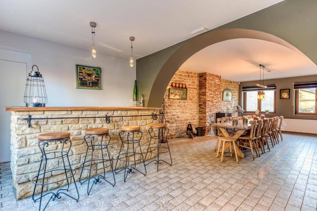 Seven-Bedroom House in Villers-devant-Orval, Florenville