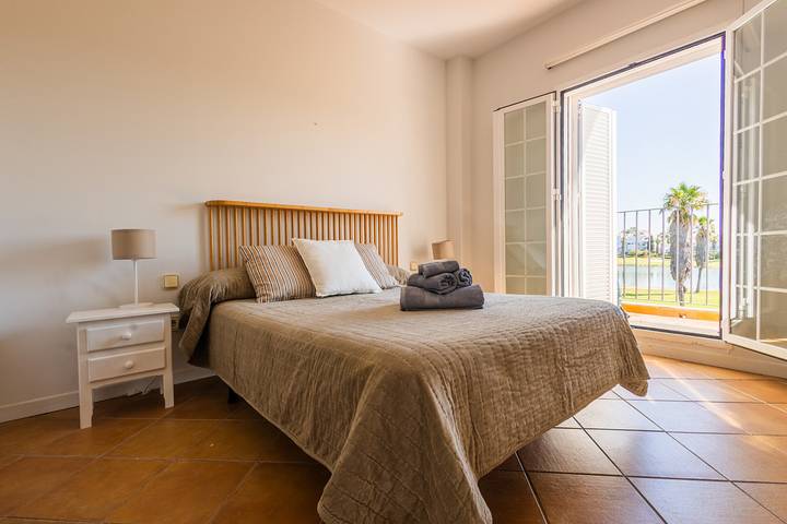 Apartamento de vacaciones para 8 personas, con vistas y piscina para niños además de vistas al lago y terraza - 1