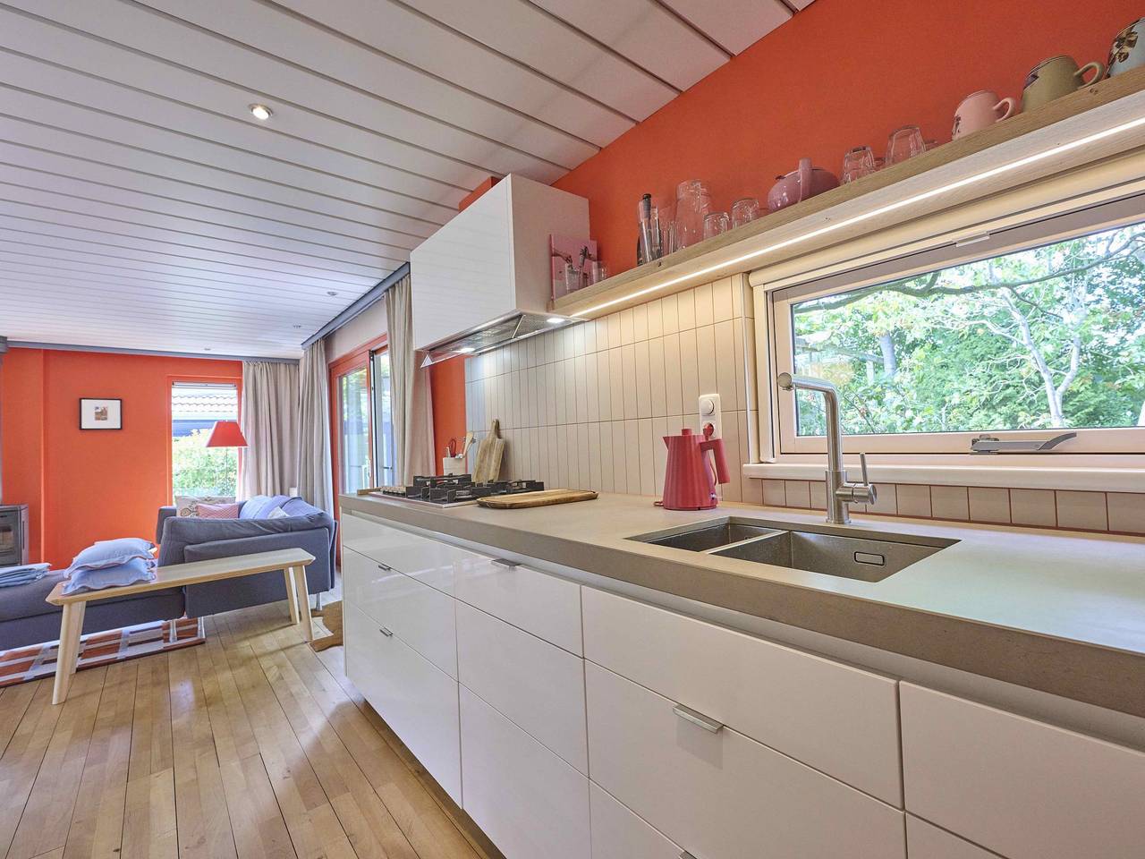 Vakantiehuis met grote tuin nabij het strand in Goedereede, Goeree-Overflakkee