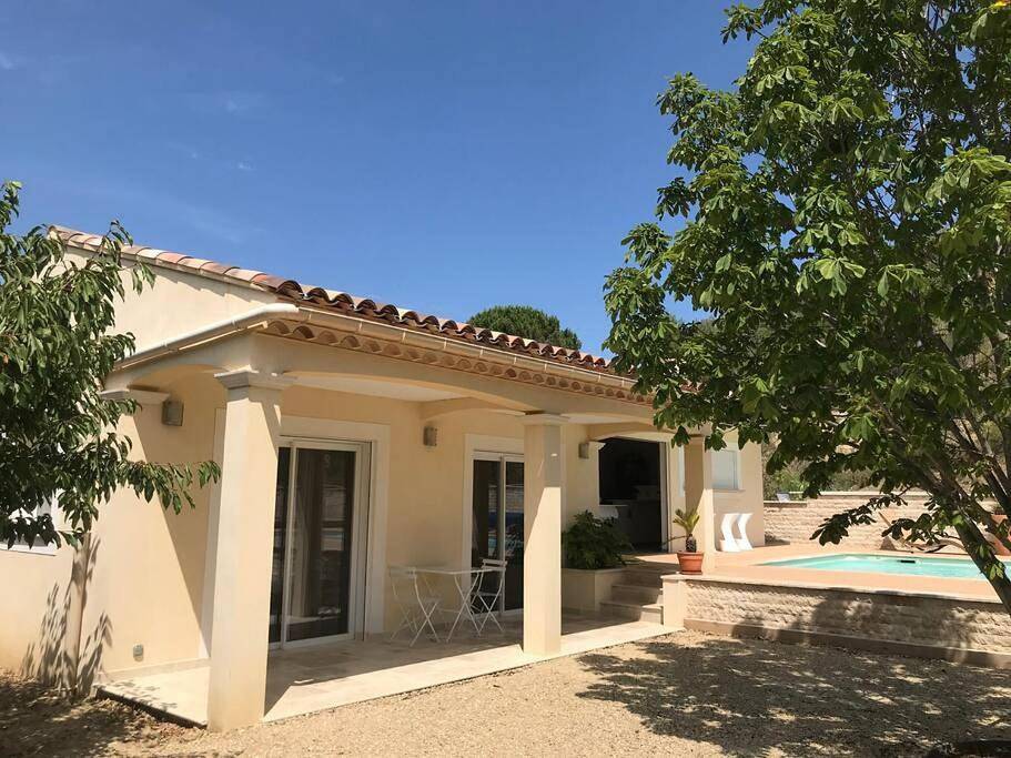 Maison avec piscine pour 2 personnes à Valensole in Valensole, Alpes-de-Haute-Provence