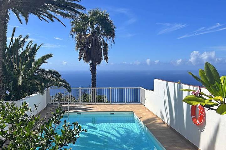 Ferienhaus für 2 Personen, mit Terrasse und Garten sowie Pool