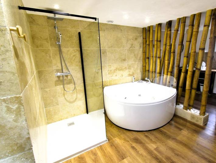 Appartement de vacances pour 2 personnes, avec Jacuzzi ainsi que Terrasse et Sauna