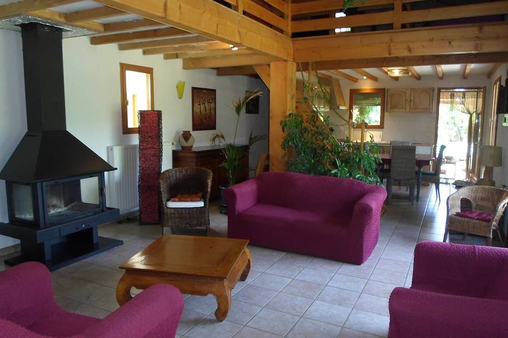 Casa en el campo, piscina privada, 3000 m2 de terreno, vistas impresionantes in Le Crestet, Tournon-sur-Rhône región