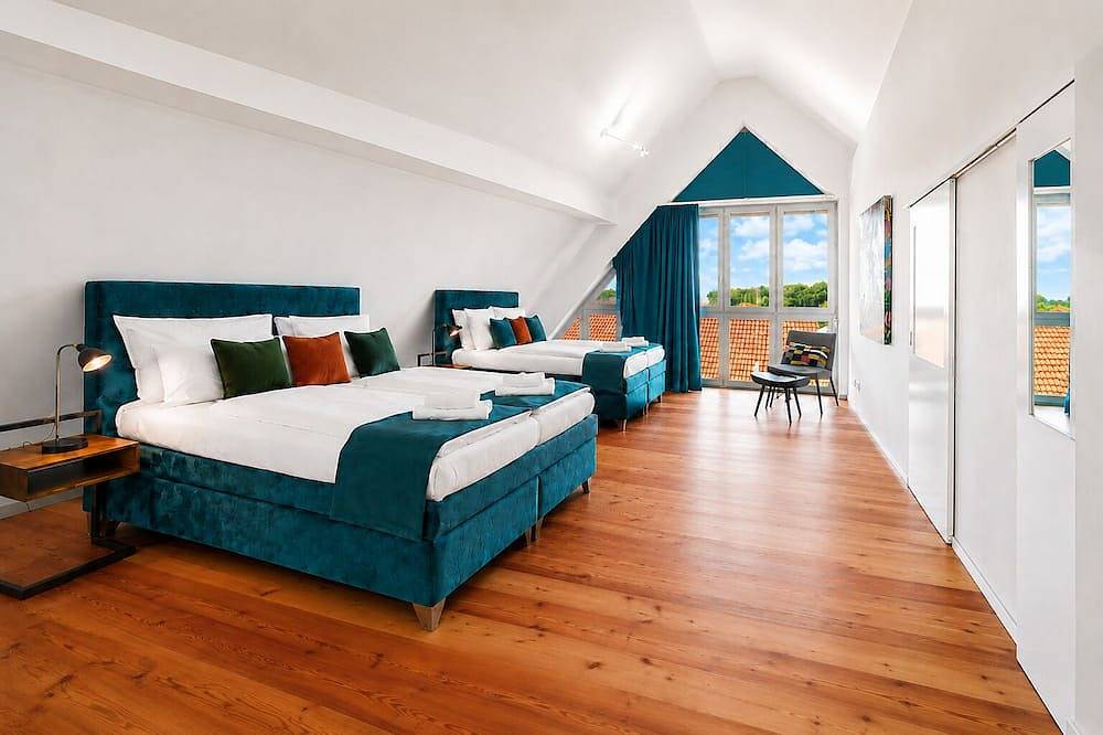 Ganze Wohnung, Luxury Penthouse for 8/Center/Parking/Therme 8 min/Airport 15 min in Erding, Oberbayern