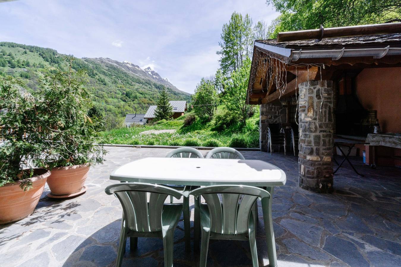 Ganze Wohnung, Ferienwohnung 'Gentiane' mit Bergblick, Gemeinschaftsterrasse und Wlan in Valloire, Region Saint-Jean-de-Maurienne