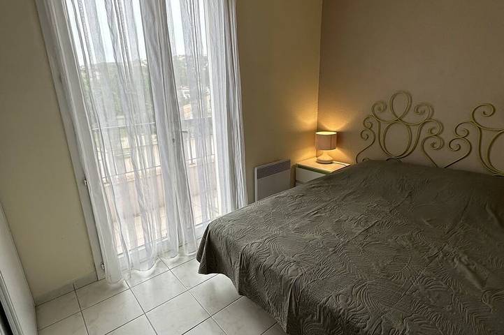 Gîte pour 4 personnes, avec piscine ainsi que jardin et balcon dans Golf Bluegreen Sainte-Maxime - 3
