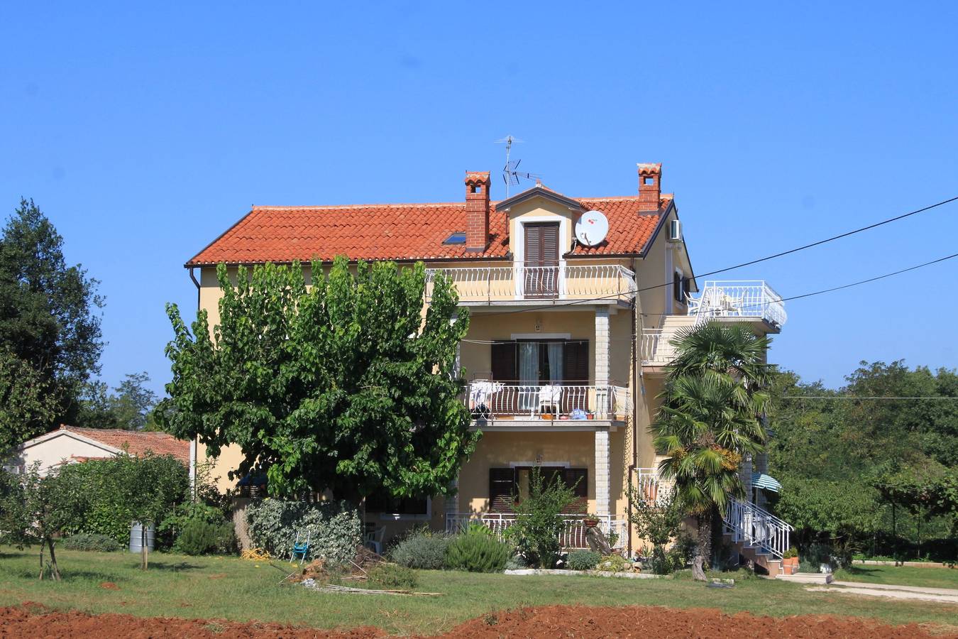 Ganze Wohnung, 2-Zimmer-Ferienwohnung mit Terrasse Basanija, Umag A-7149-b in Umag, Umag und Umgebung