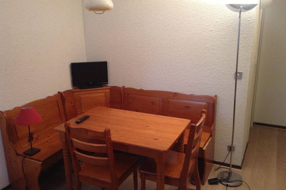 Geheel appartement, Studio hut met ondergrondse parkeergarage Auron op 50 meter van de eerste skilift in Auron, Saint-Étienne-de-Tinée