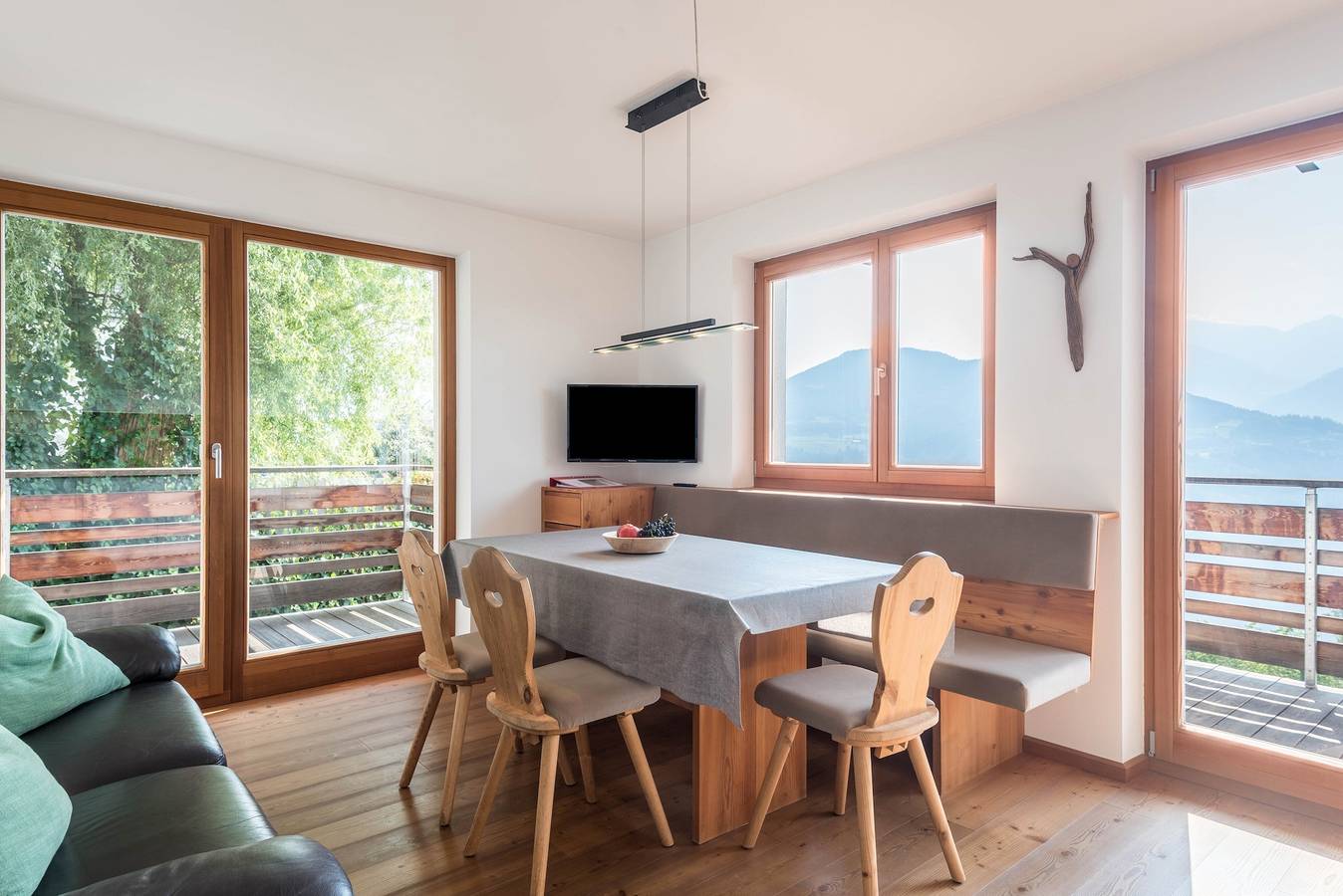Ganze Wohnung, Ferienwohnung 'Melisse Thalerhof' mit Bergblick, Balkonen & Wlan in Schnauders, Feldthurns