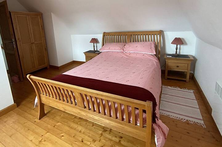 Gîte pour 4 personnes, avec terrasse et jardin à Plounévez-Quintin - 2