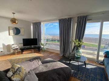 Gîte pour 5 personnes, avec vue et terrasse à Hastings