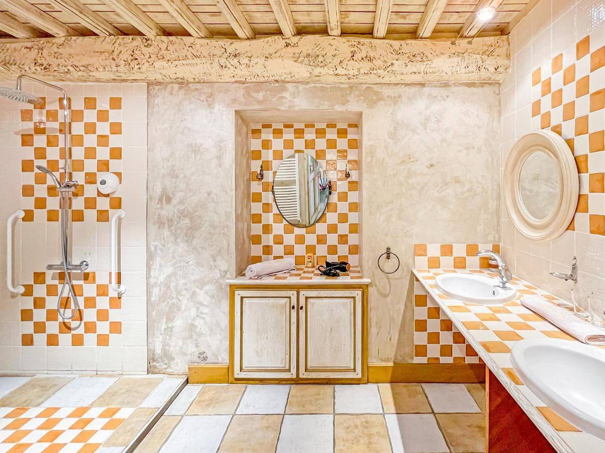 Belle chambre avec grand espace de vie - Reventin Vaugris in Reventin-Vaugris, Région de Vienne