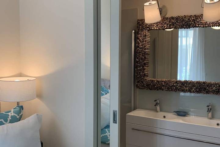 Apartamento entero, Lakeside condo with beach access in Csopak, Balatonfüredi járás