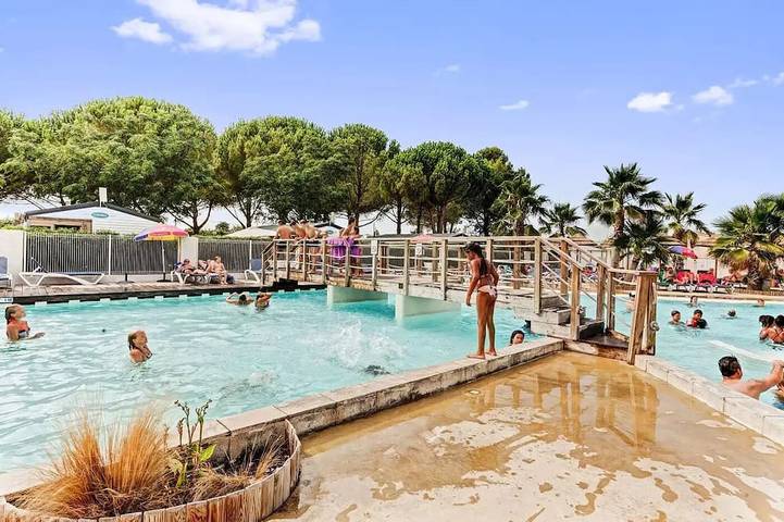 Camping pour 4 personnes à Lunel