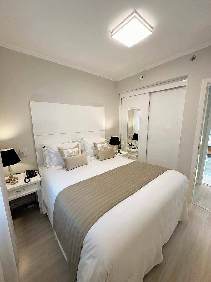 Pousadas para 2 pessoas, com vista e piscina e ainda sauna and jardim em Moema
